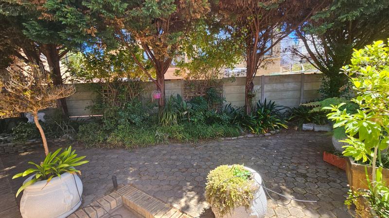 5 Bedroom Property for Sale in Reebok Western Cape